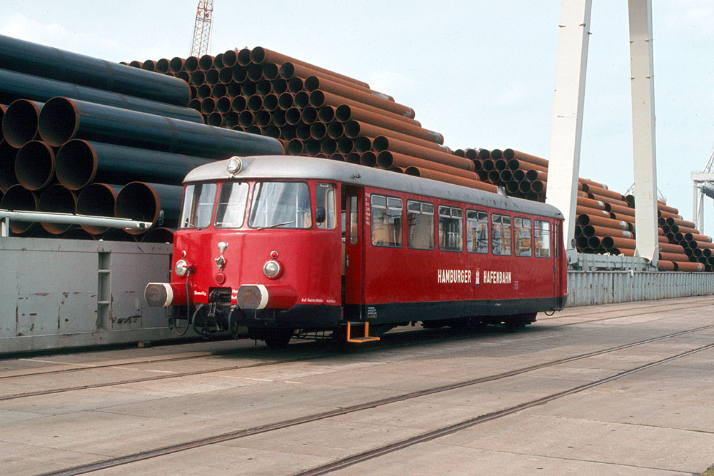 https://www.eisenbahnfotograf.de/datei/Mai 1981/920227 HB VT4.42 Burchardkai 4.5.81.jpg